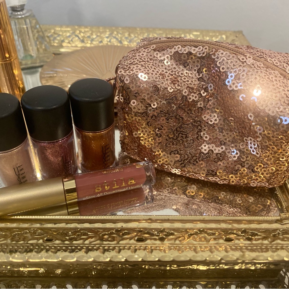 MAC Glitter set in a sequin bag